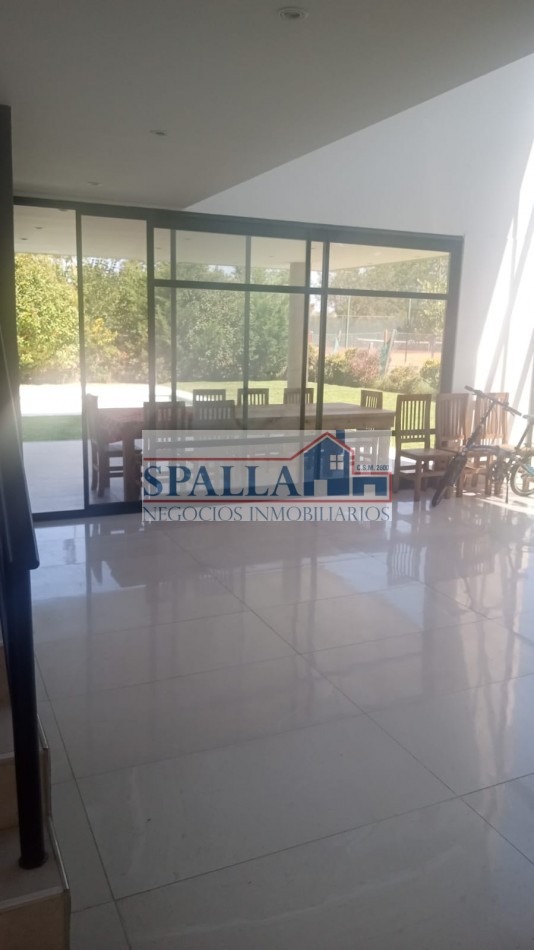 VENTA CASA 4 AMBIENTES EN BARRIO CERRADO LAGOON PILAR