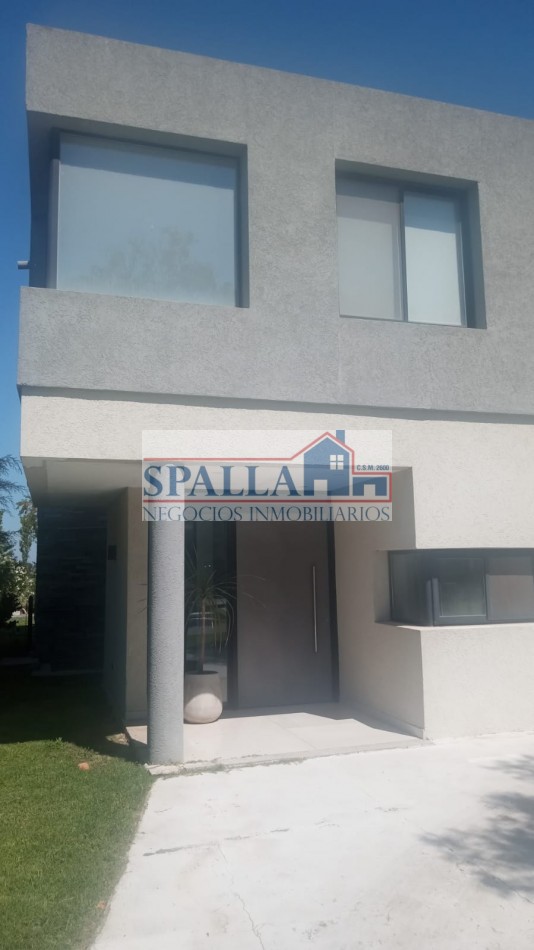 VENTA CASA 4 AMBIENTES EN BARRIO CERRADO LAGOON PILAR