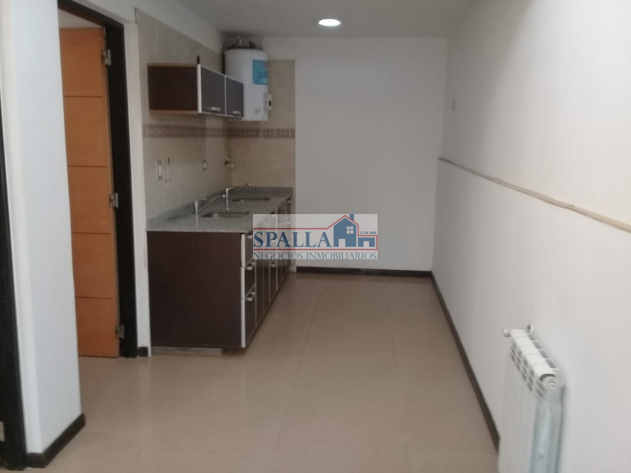 ALQUILER OFICINAS - PLANTA BAJA IDEAL CONSULTORIOS / CALL CENTER O SIMILARES - PANAMERICANA Y GUIDO - PILAR