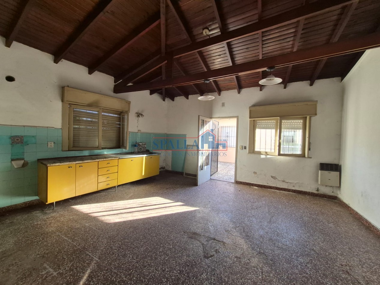 VENTA CASA 4 AMBIENTES MAS DEPARTAMENTO PILAR CENTRO