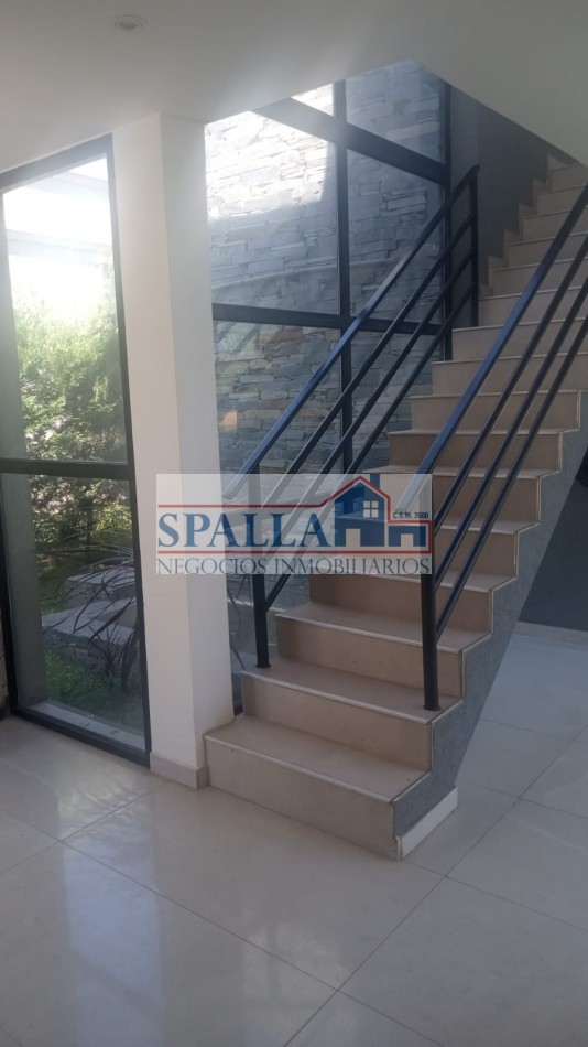 VENTA CASA 4 AMBIENTES EN BARRIO CERRADO LAGOON PILAR