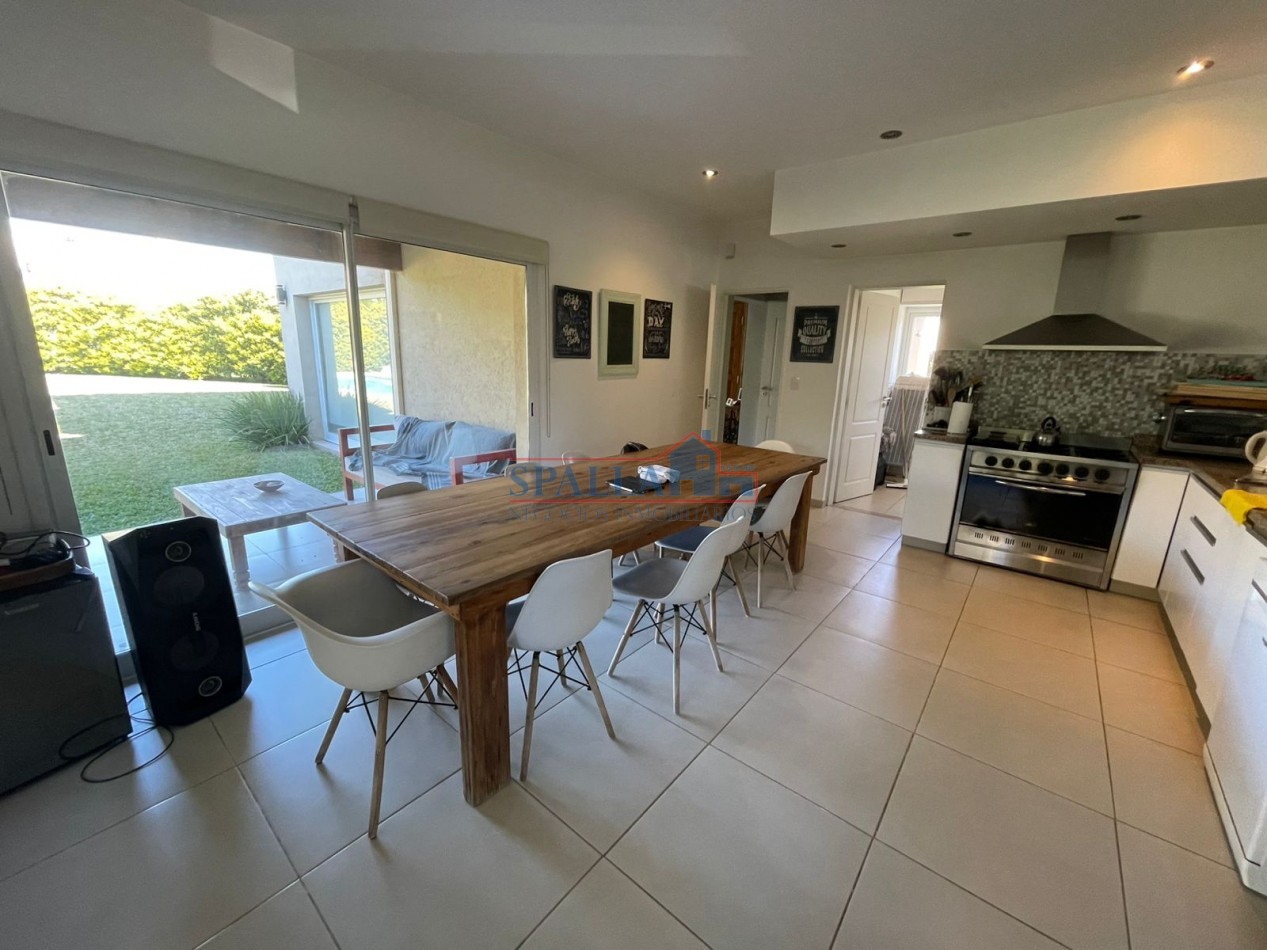 VENTA CASA 4 AMBIENTES BARRIO LAS ORQUIDEAS PILAR