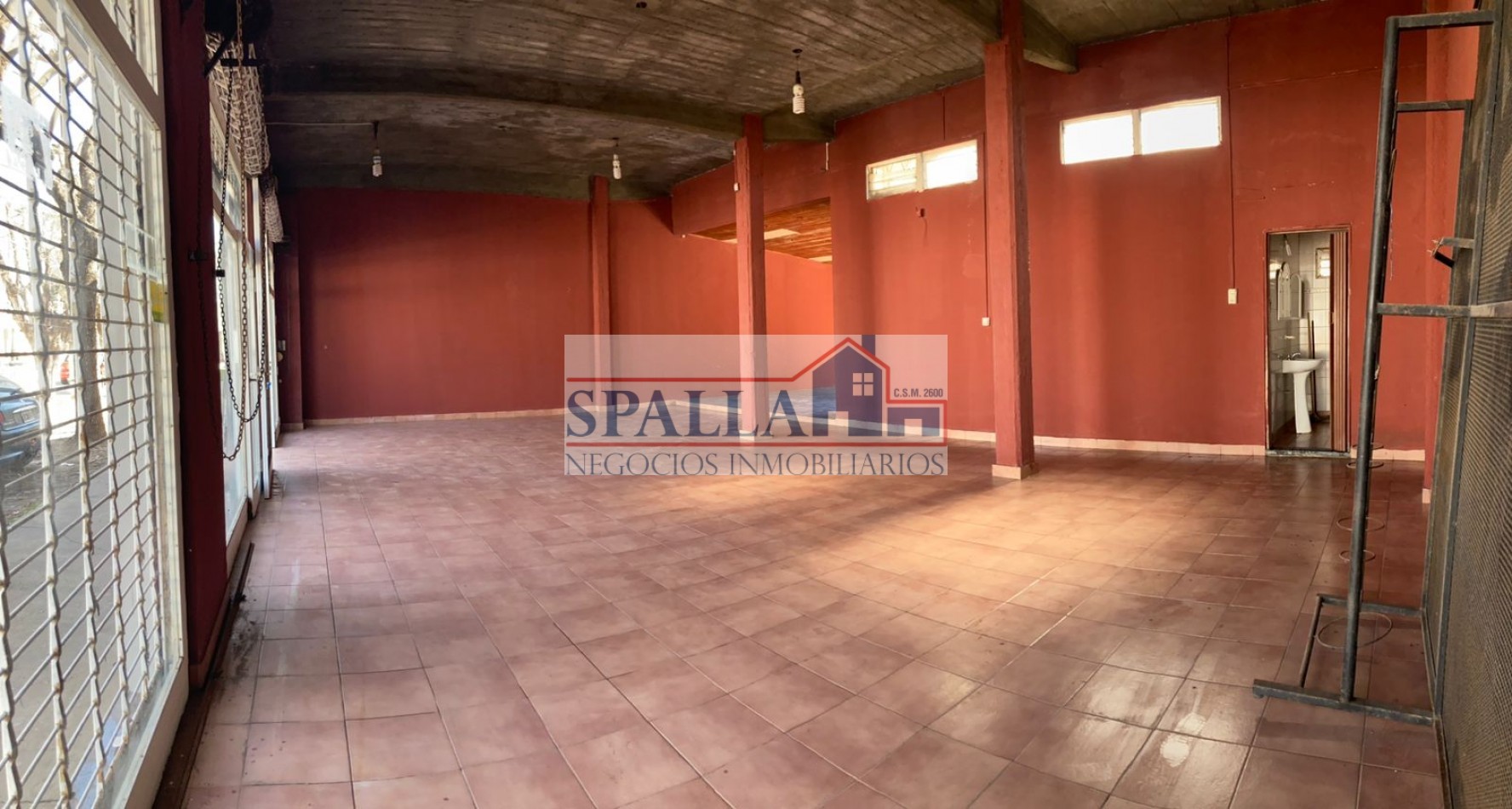 VENTA LOCAL CENTRO DE PILAR PARA MULTIPLES USOS - APTO CREDITO