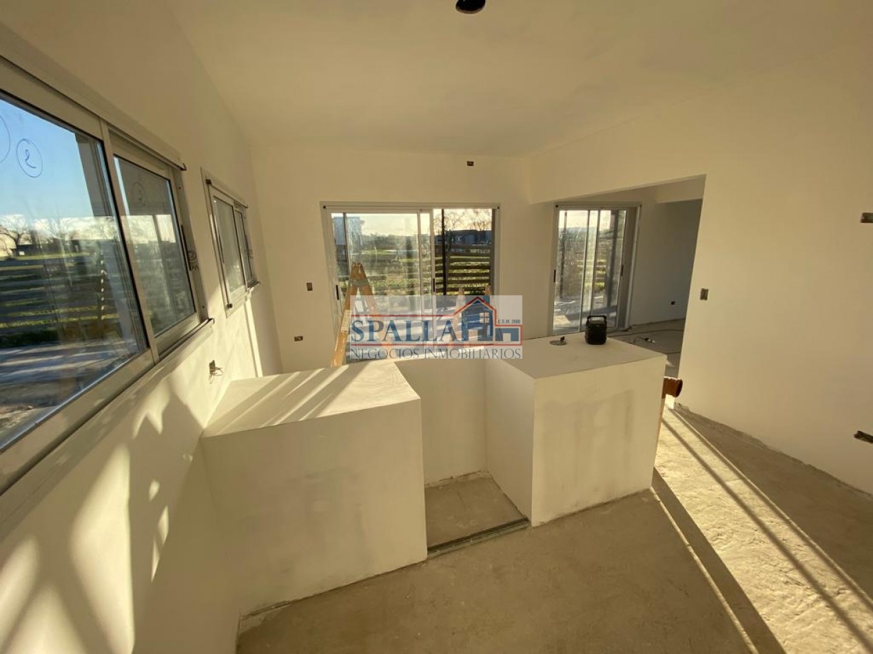 VENTA CASA SAN SEBASTIAN LOTE CENTRAL CON RENTA
