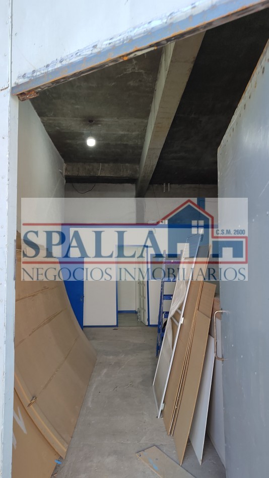 Excelente Galpon - Deposito de 560m2 a la venta, sobre lote de 720m2. Presidente Derqui - Pilar
