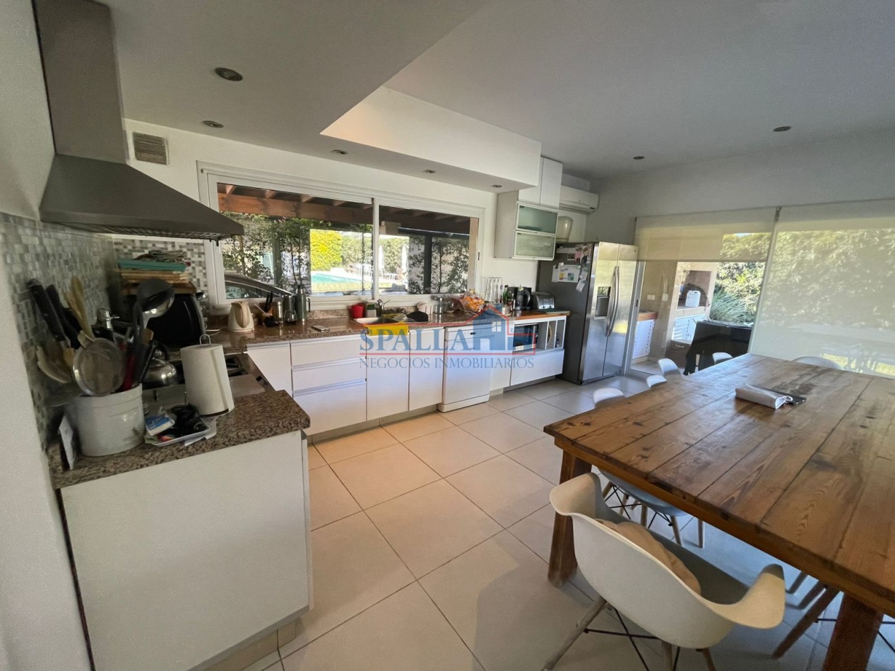 VENTA CASA 4 AMBIENTES BARRIO LAS ORQUIDEAS PILAR