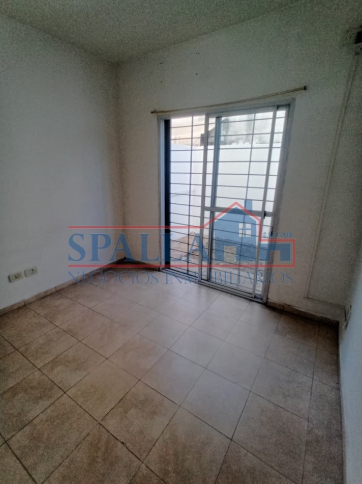 VENTA DE DEPARTAMENTO DOS AMBIENTES CON COHERA CUBIERTA , EXCELENTE UBICACION EN SAN MIGUEL