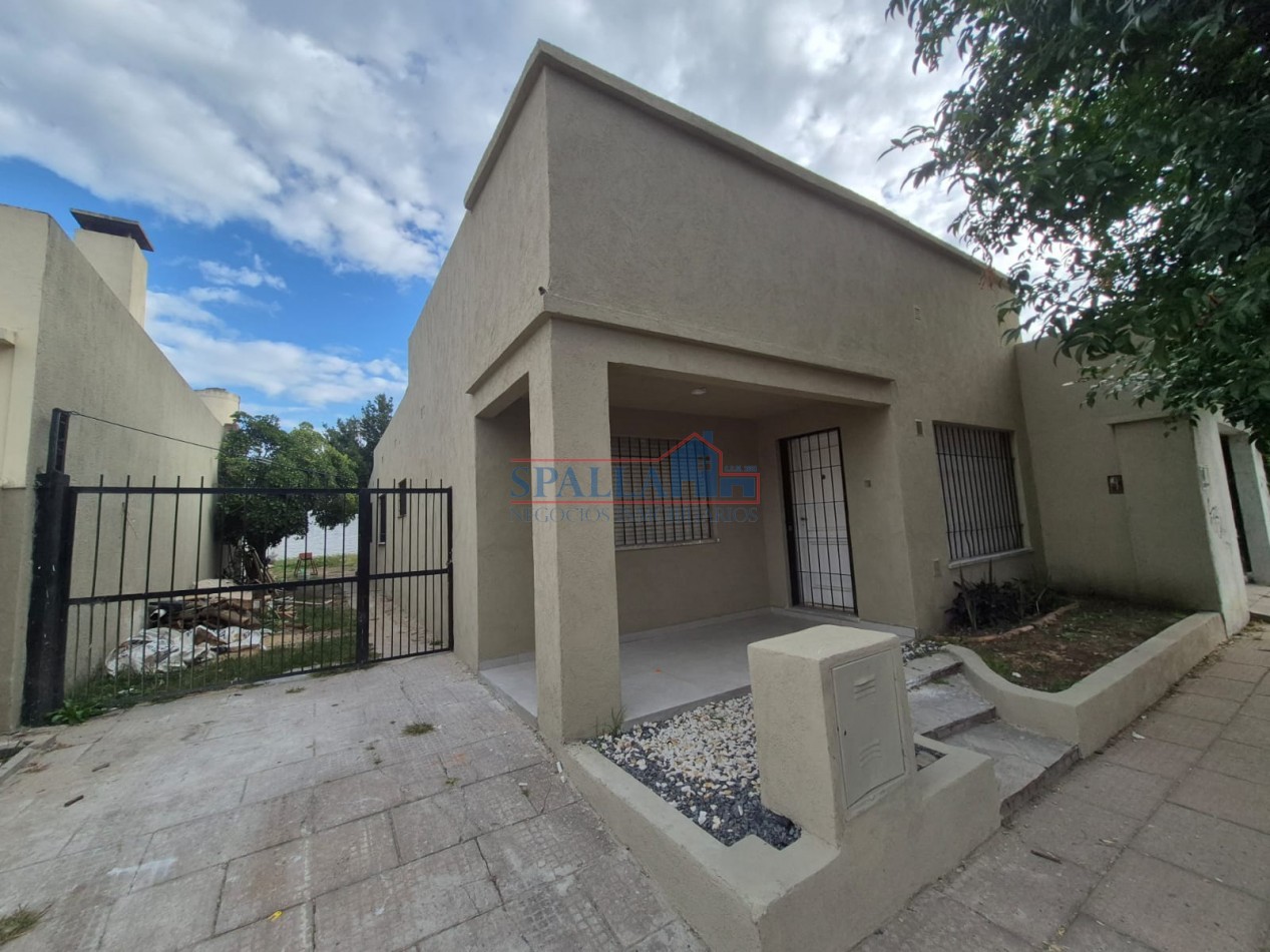 VENTA CASA 4 AMBIENTES PILAR CENTRO SIN EXPENSAS 