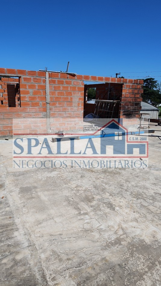 Excelente Galpon - Deposito de 560m2 a la venta, sobre lote de 720m2. Presidente Derqui - Pilar