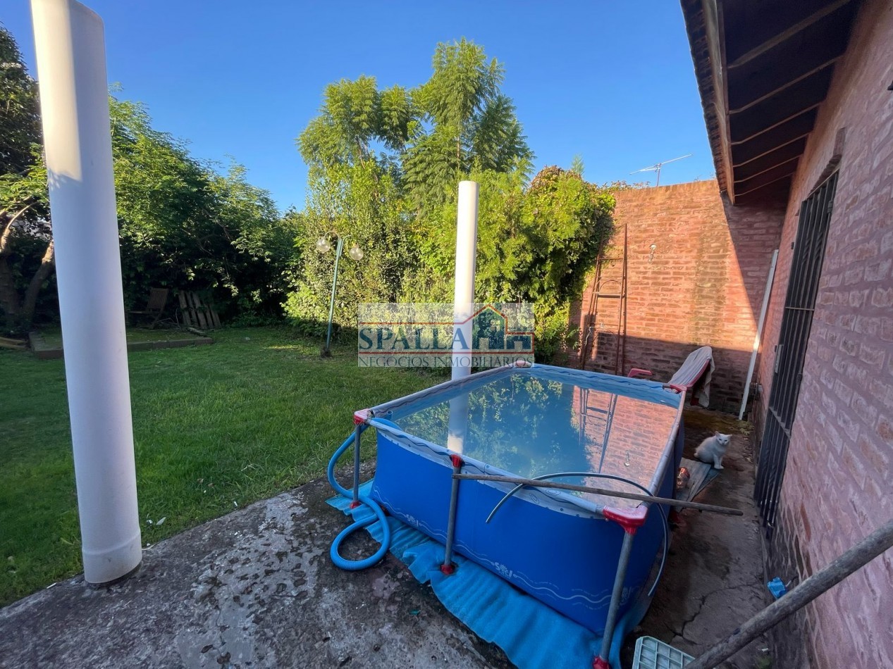 CASA EN VENTA - 4 AMBIENTES - PILAR CENTRO 