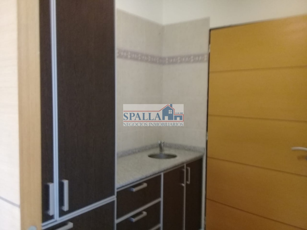 ALQUILER OFICINAS - PLANTA BAJA IDEAL CONSULTORIOS / CALL CENTER O SIMILARES - PANAMERICANA Y GUIDO - PILAR