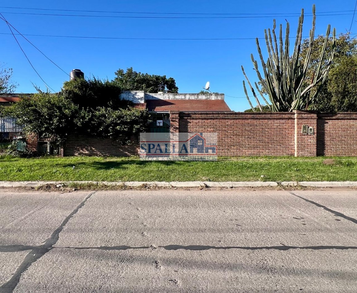 CASA EN VENTA - 4 AMBIENTES CON GALERIA - JOSE C. PAZ 