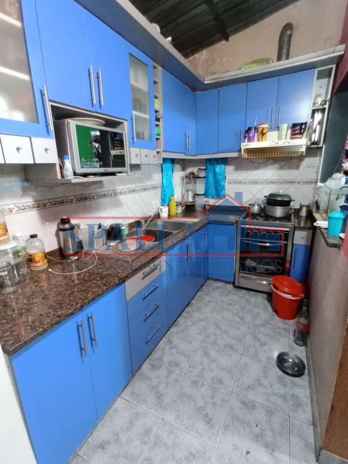 CASA EN VENTA  300 m² SOBRE LOTE PROPIO - A 200 mts RUTA 8 - LOCAL + GALPON - JOSE C. PAZ - ACEPTA FINANCIACION