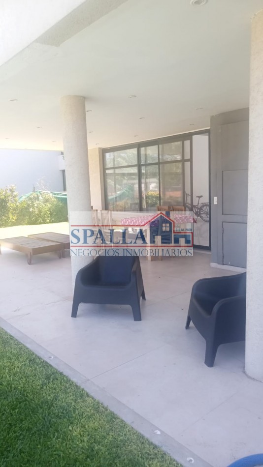 VENTA CASA 4 AMBIENTES EN BARRIO CERRADO LAGOON PILAR
