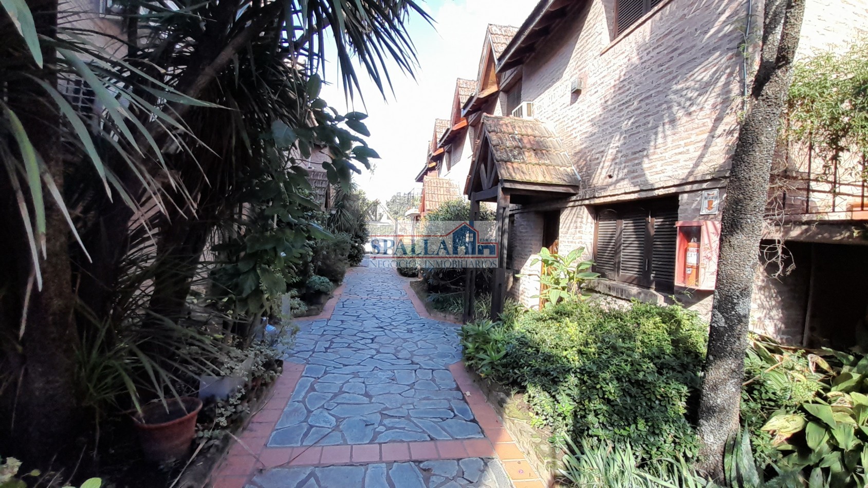 VENTA DUPLEX 3 AMBIENTES CON COCHERA EN VILLA MORRA PILAR CENTRO APTO CREDITO