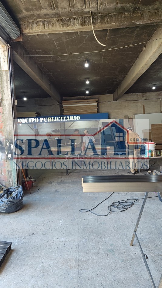 Excelente Galpon - Deposito de 560m2 a la venta, sobre lote de 720m2. Presidente Derqui - Pilar