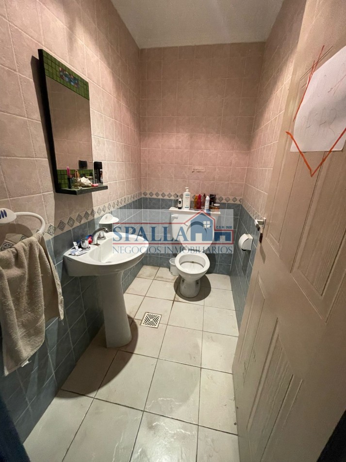 CASA EN VENTA - 4 AMBIENTES - PILAR CENTRO 