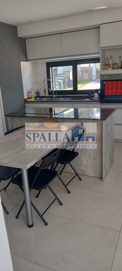 VENTA CASA 4 AMBIENTES EN BARRIO CERRADO LAGOON PILAR