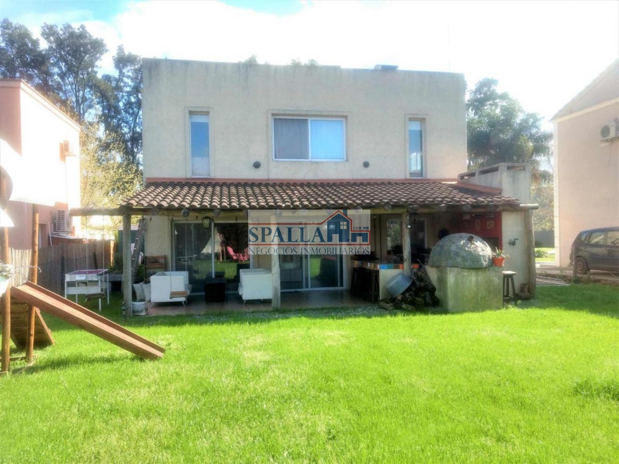 VENTA CASA 4 AMBIENTES EN BARRIO LAS ORQUIDEAS PILAR - APTO CREDITO