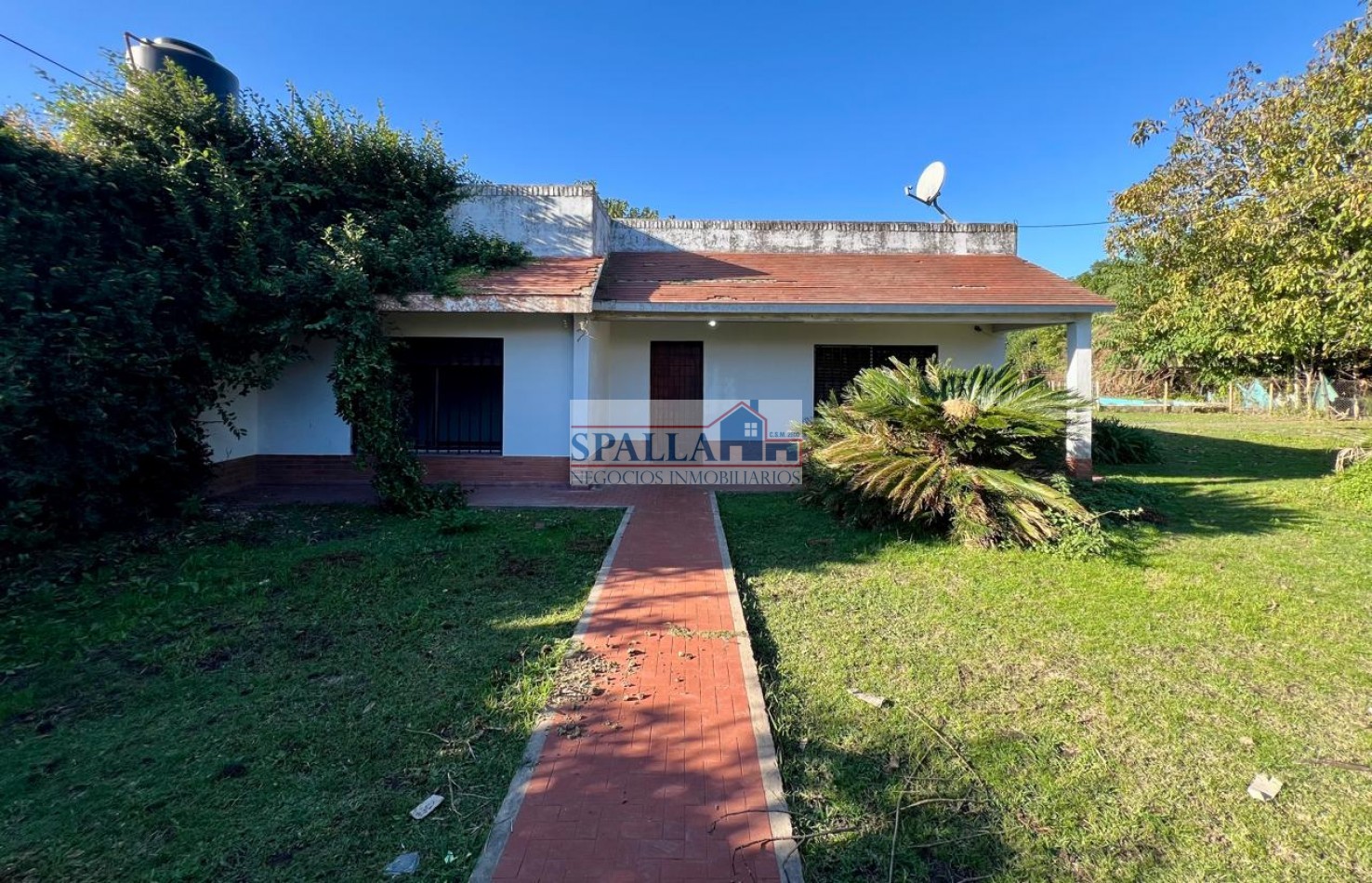 CASA EN VENTA - 4 AMBIENTES CON GALERIA - JOSE C. PAZ 