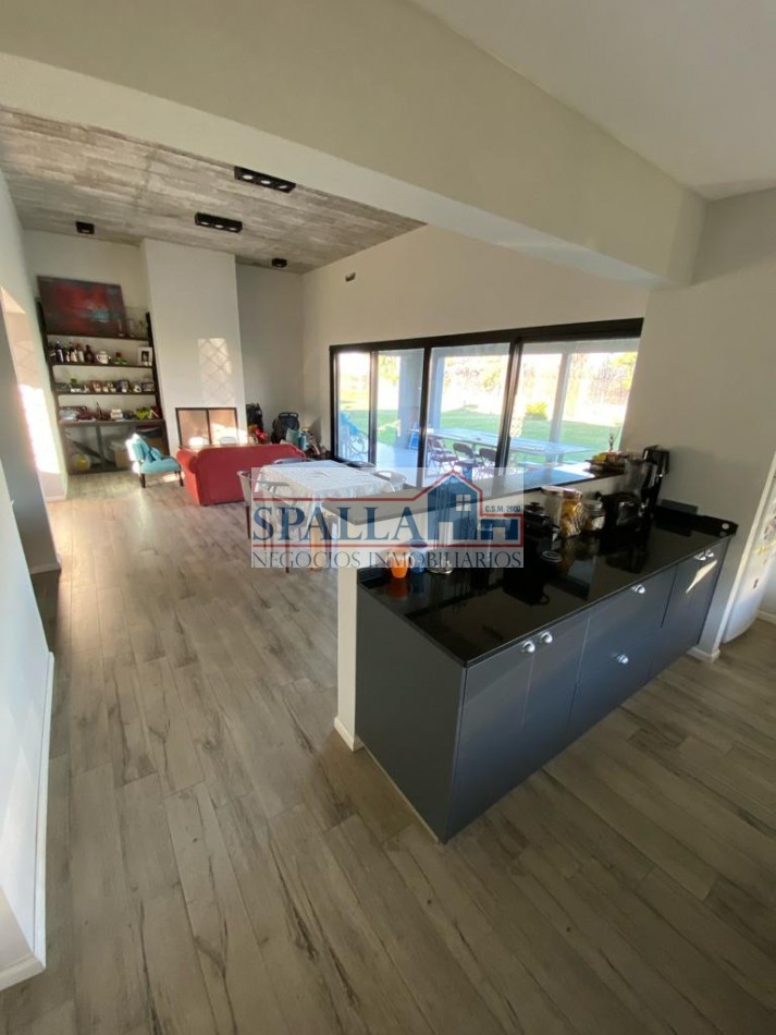 VENTA CASA 5 AMBIENTES BARRIO SAN MATIAS AREA 5 ESCOBAR