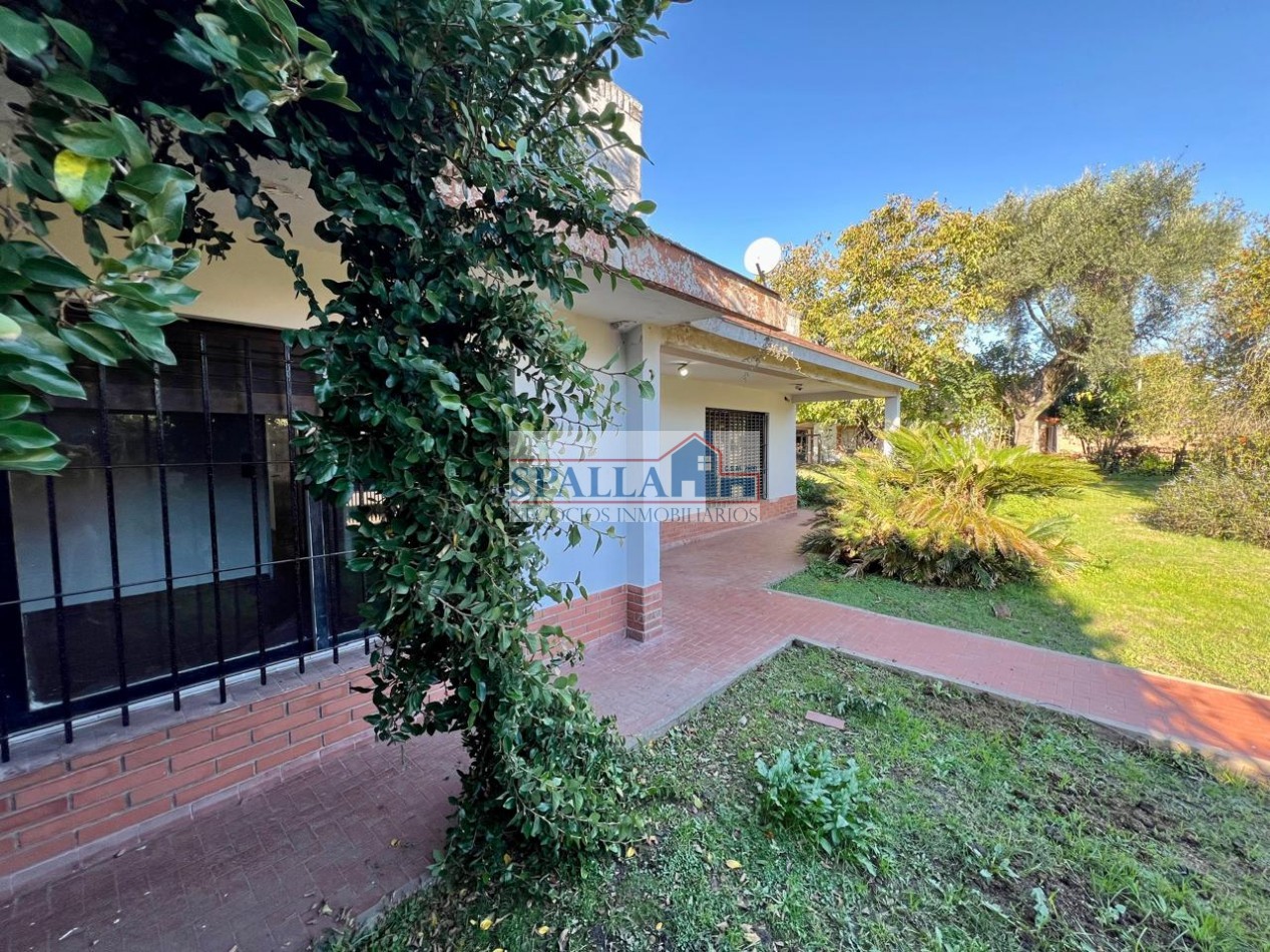 CASA EN VENTA - 4 AMBIENTES CON GALERIA - JOSE C. PAZ 