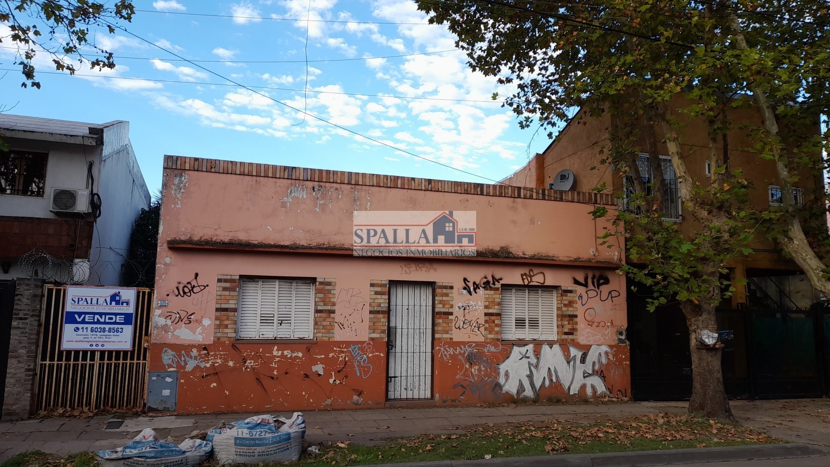 VENTA CASA 3 AMBIENTES EN PILAR CENTRO CON LOTE GRANDE -ZONIFICACION UR 1 - IDEAL DESARROLLO