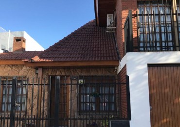 VENTA CASA 4 AMBIENTES - CENTRO DE DERQUI, PILAR - APTO CREDITO