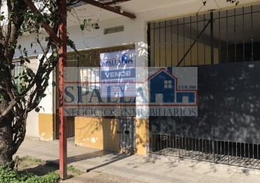 CASA CON LOCAL EN VENTA A 600 MTS DE RUTA 197 - Jose C. Paz