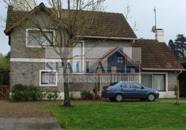 INCREÍBLE CASA EN BARRIO BERMUDAS!!!