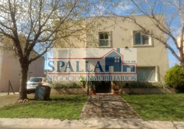 VENTA CASA 4 AMBIENTES EN BARRIO LAS ORQUIDEAS PILAR - APTO CREDITO