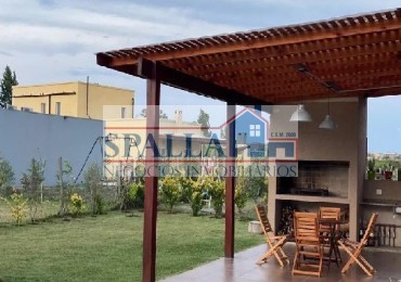 VENTA CASA 4 AMBIENTES BARRIO SAN ALFONSO PILAR DEL ESTE CON RENTA