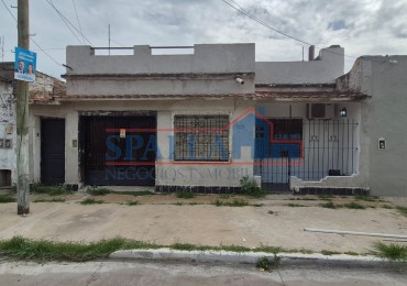 ALQUILER CASA TRES AMBIENTES CERCANA A PILAR CENTRO CON GARAGE - USO RESIDENCIAL O COMERCIAL