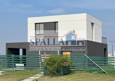 CASA EN VENTA SAN SEBASTIAN A ESTRENAR AREA 1 CON RENTA