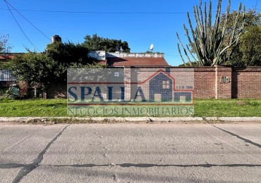 CASA EN VENTA - 4 AMBIENTES CON GALERIA - JOSE C. PAZ 